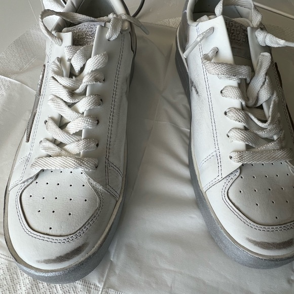 Golden Goose BRAND NEW with box, dust bag and official passport registration - Picture 3 of 17